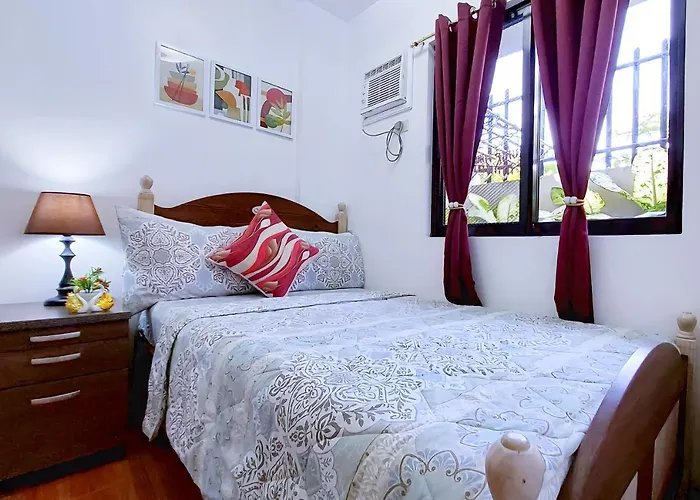 2 Bedroom ~ 5 Minutes To Grand Mall Apartment *